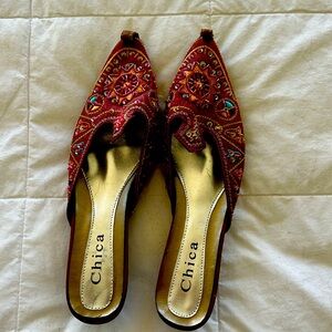 Beautiful beaded slippers shoes close to size 8, pink color, unique